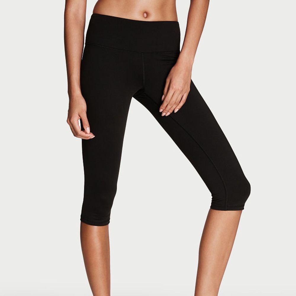 Victoria Sport Crop Leggings